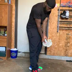 Luister naar Nowaay, bekijk muziekvideo's, lees de bio, bekijk de tourdata, en meer!