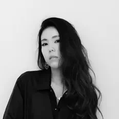 Dengarkan Davira, tonton video musik, baca bio, lihat tanggal tur & lainnya!