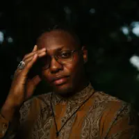 Ouça undefined, assista a videoclipes, leia a biografia, veja as datas das turnês e mais!