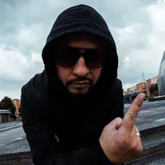 收听 Jeremy RFR、观看音乐视频、阅读小传、查看巡演日期等 ！