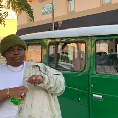 Escucha a BurberryBeefy, mira videos musicales, lee su biografía, consulta las fechas de las gira y más.