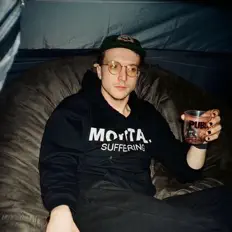 Dengarkan Connor Barr, tonton video musik, baca bio, lihat tanggal tur & lainnya!