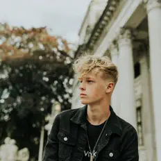 Dengarkan Owain Felstead, tonton video musik, baca bio, lihat tanggal tur & lainnya!