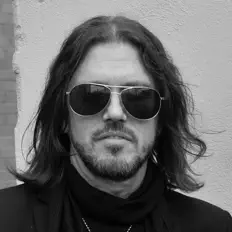 Dizzy Reed dinle, müzik videolarını izle, biyografisini oku, tur tarihlerini ve daha fazlasını gör!