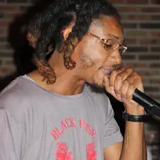 Dengarkan Boss Man Gizzla, tonton video musik, baca bio, lihat tanggal tur & lainnya!
