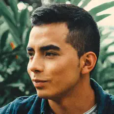 聆聽 Cristopher Escaleras、觀看音樂影片、閱讀小傳、查看巡演日期等！