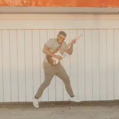 Listen to Warik, watch music videos, read bio, see tour dates & more!