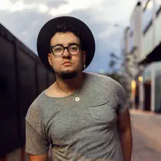 Ascolta Symphonyyy, guarda video musicali, leggi la biografia, vedi le date del tour & altro!