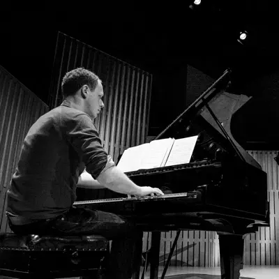 Listen to Joseph Middleton, watch music videos, read bio, see tour dates & more!