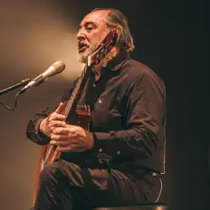 收听 Eduardo Larbanois、观看音乐视频、阅读小传、查看巡演日期等 ！