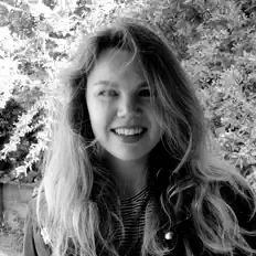 Claire Donzelliを聴いたり、ミュージックビデオを鑑賞したり、経歴やツアー日程などを確認したりしましょう！