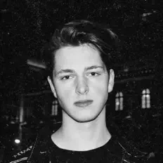 聆聽 NOPROBS、觀看音樂影片、閱讀小傳、查看巡演日期等！