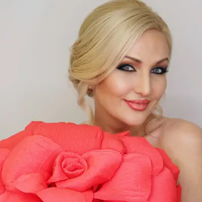 Listen to Elitsa, watch music videos, read bio, see tour dates & more!