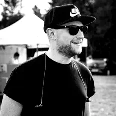 Escucha a NECTA, mira videos musicales, lee su biografía, consulta las fechas de las gira y más.