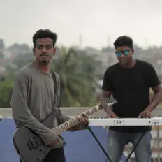 Ακούστε περιεχόμενο από Cs Brothers, παρακολουθήστε μουσικά βίντεο, διαβάστε το βιογραφικό, δείτε ημερομηνίες περιοδείας, και πολλά ακόμη!