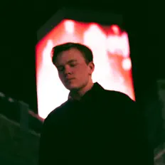 Escucha a Brenneki, mira videos musicales, lee su biografía, consulta las fechas de las gira y más.