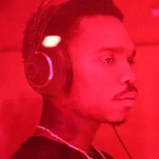 聆聽 Az shine、觀看音樂影片、閱讀小傳、查看巡演日期等！