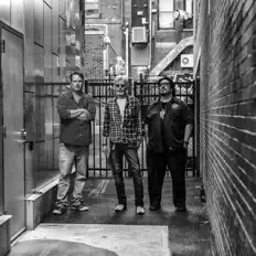 The Boxmasters सुनें, म्यूज़िक वीडियो देखें, बायो पढ़ें, दौरे की तारीखें और बहुत कुछ देखें!