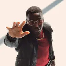 收听 Omar、观看音乐视频、阅读小传、查看巡演日期等 ！