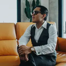 Doncansecoを聴いたり、ミュージックビデオを鑑賞したり、経歴やツアー日程などを確認したりしましょう！