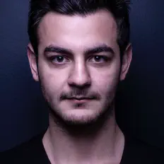 Yildiray Pinarbas: песни, клипы, биография, даты выступлений и многое другое.