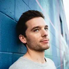 Stavish सुनें, म्यूज़िक वीडियो देखें, बायो पढ़ें, दौरे की तारीखें और बहुत कुछ देखें!