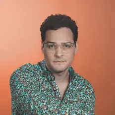 聆聽 Holden Laurence、觀看音樂影片、閱讀小傳、查看巡演日期等！