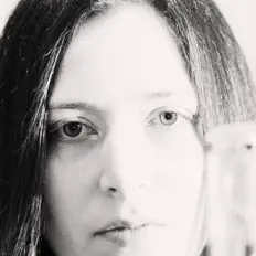 Roxana Labattを聴いたり、ミュージックビデオを鑑賞したり、経歴やツアー日程などを確認したりしましょう！