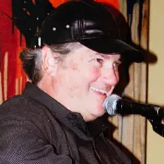 聆聽 Ray Boone、觀看音樂影片、閱讀小傳、查看巡演日期等！