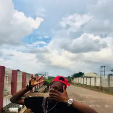 Plainbob सुनें, म्यूज़िक वीडियो देखें, बायो पढ़ें, दौरे की तारीखें और बहुत कुछ देखें!