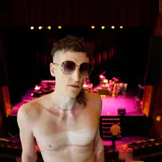 Ascolta J GRGRY, guarda video musicali, leggi la biografia, vedi le date del tour & altro!