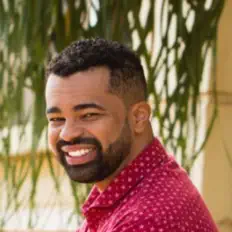 Ακούστε περιεχόμενο από Ulysses Ramos, παρακολουθήστε μουσικά βίντεο, διαβάστε το βιογραφικό, δείτε ημερομηνίες περιοδείας, και πολλά ακόμη!