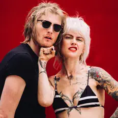 Escucha a Oriah, mira videos musicales, lee su biografía, consulta las fechas de las gira y más.