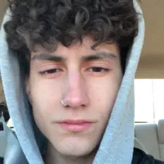 Basshead सुनें, म्यूज़िक वीडियो देखें, बायो पढ़ें, दौरे की तारीखें और बहुत कुछ देखें!