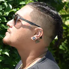 Dengarkan Chef Izzy, tonton video musik, baca bio, lihat tanggal tur & lainnya!