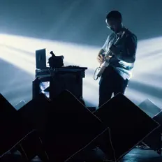 聆聽 Borderland State、觀看音樂影片、閱讀小傳、查看巡演日期等！