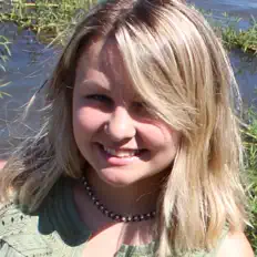 聆聽 Leah Rose、觀看音樂影片、閱讀小傳、查看巡演日期等！