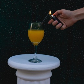 Familiar Strangers Treis