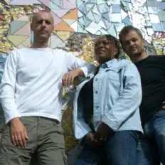 Luister naar Urban Dance Institution, bekijk muziekvideo's, lees de bio, bekijk de tourdata, en meer!