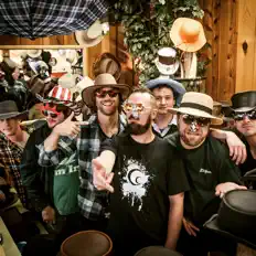 聆聽 Zolopht、觀看音樂影片、閱讀小傳、查看巡演日期等！