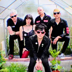 Luister naar Garden Gang, bekijk muziekvideo's, lees de bio, bekijk de tourdata, en meer!