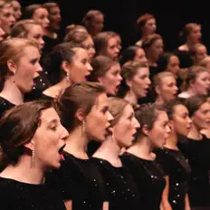 收听 BYU Women's Chorus、观看音乐视频、阅读小传、查看巡演日期等 ！