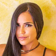 收听 Claudia Mena、观看音乐视频、阅读小传、查看巡演日期等 ！