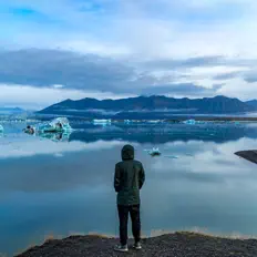 Poslechněte si interpreta Nu Vihb, sledujte hudební videa, přečtěte si životopis, podívejte se na data turné a další informace.