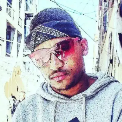 Listen to Henny Dee, watch music videos, read bio, see tour dates & more!