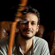 Giulio Cantoreを聴いたり、ミュージックビデオを鑑賞したり、経歴やツアー日程などを確認したりしましょう！