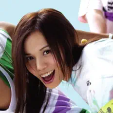 聆聽 輕鬆玩樂團、觀看音樂影片、閱讀小傳、查看巡演日期等！
