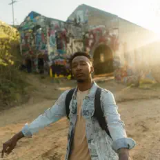 Luister naar Romey McFly, bekijk muziekvideo's, lees de bio, bekijk de tourdata, en meer!