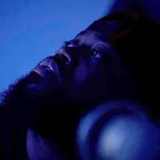 Ascolta Mid-Night, guarda video musicali, leggi la biografia, vedi le date del tour & altro!