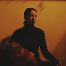 Poslechněte si interpreta Masha Zicer, sledujte hudební videa, přečtěte si životopis, podívejte se na data turné a další informace.